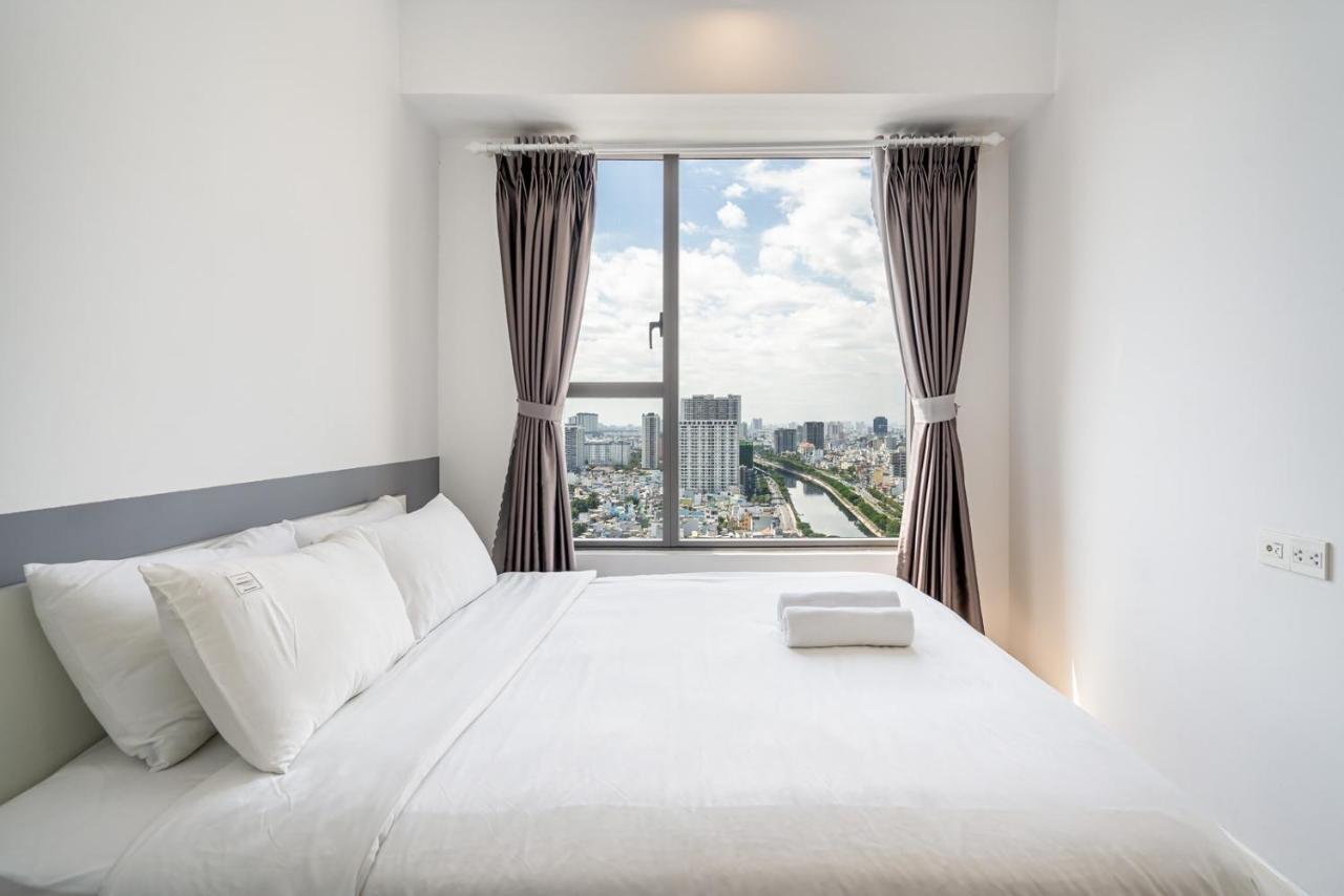 Genius Apartment River Gate Center Хошимин Экстерьер фото