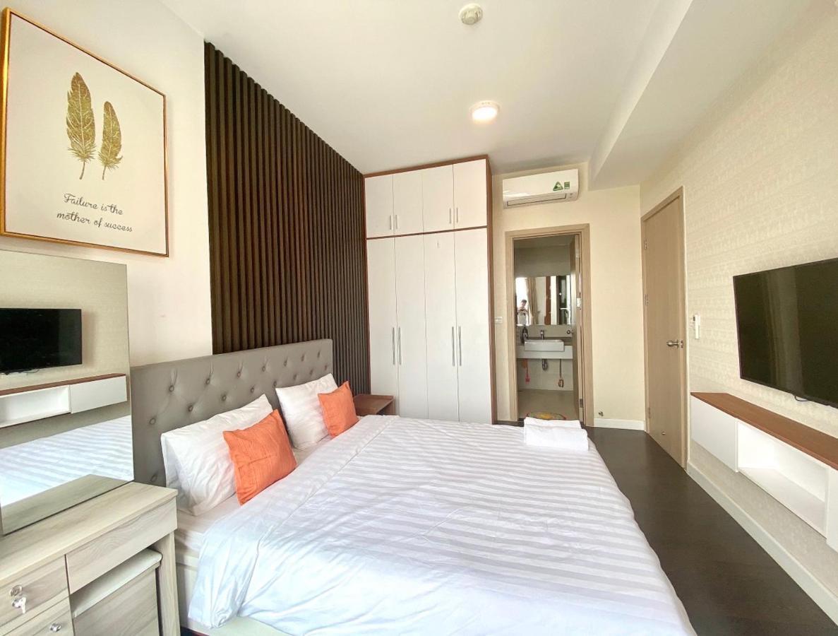 Genius Apartment River Gate Center Хошимин Экстерьер фото