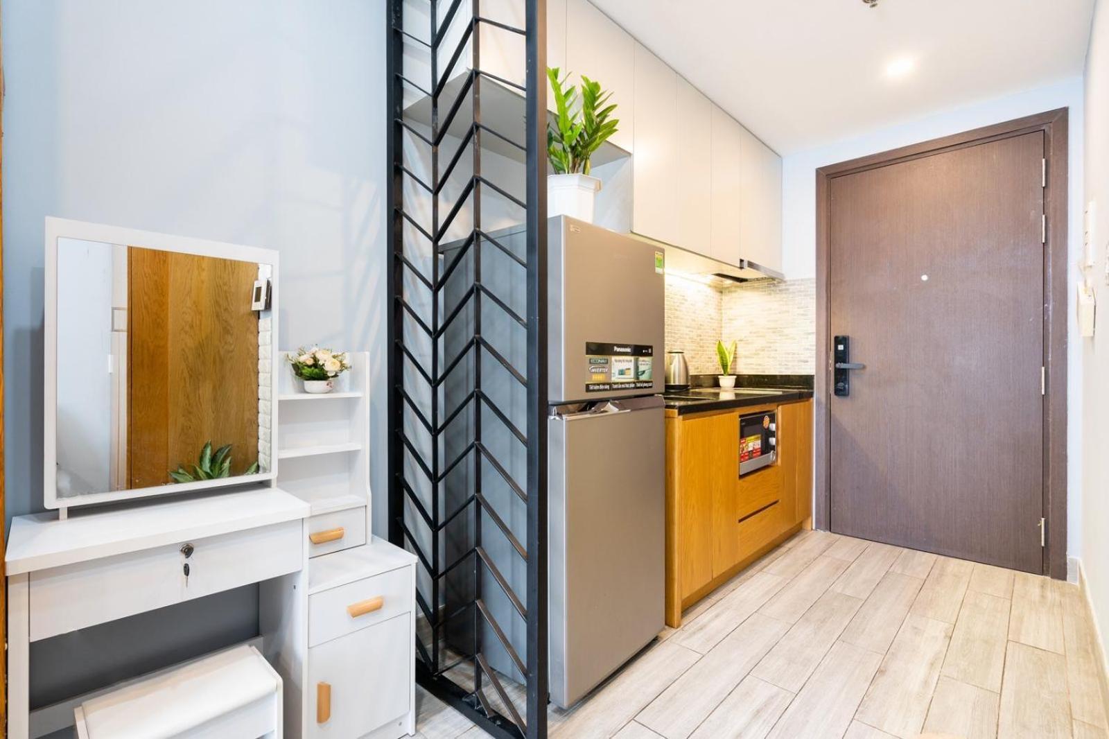 Genius Apartment River Gate Center Хошимин Экстерьер фото