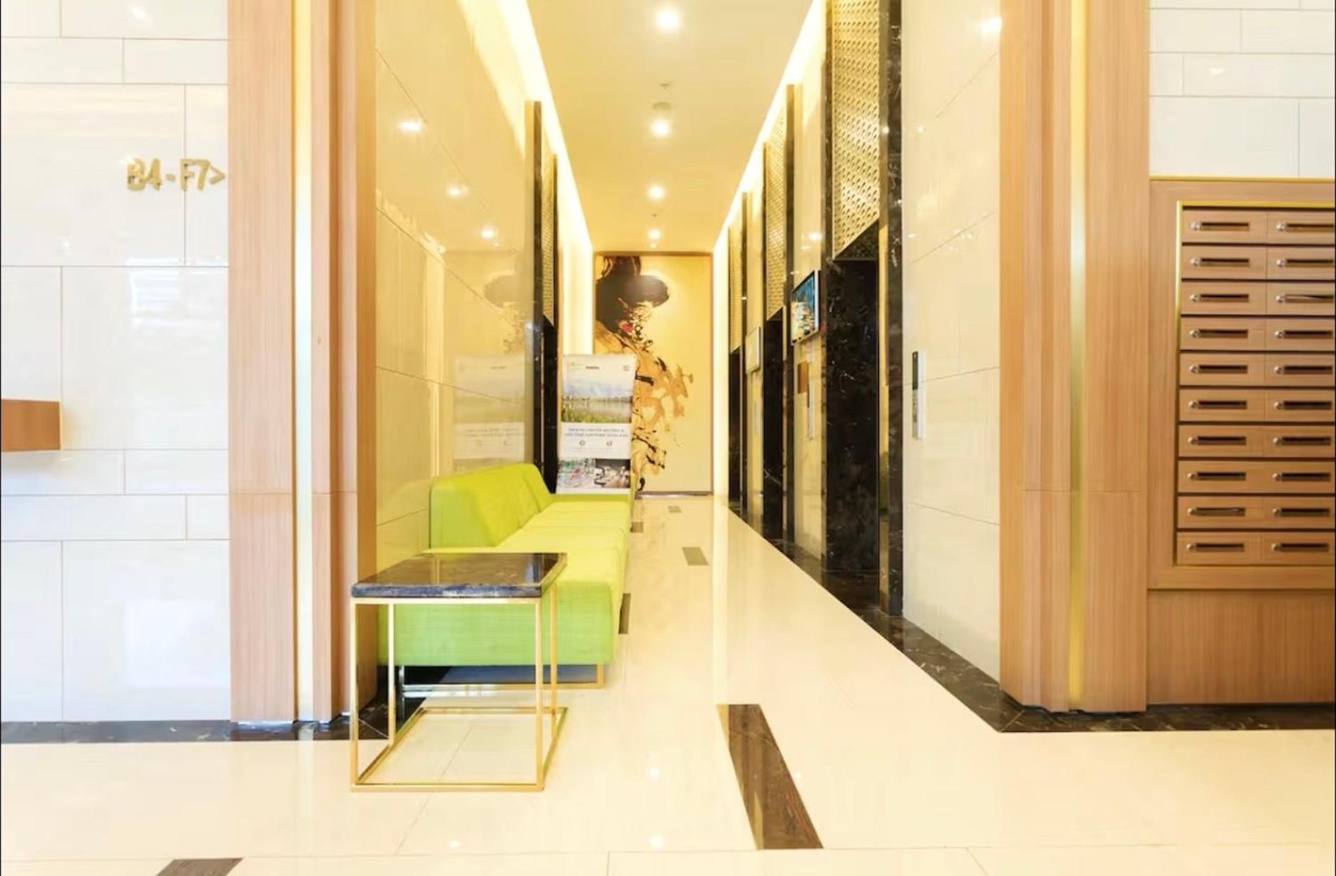 Genius Apartment River Gate Center Хошимин Экстерьер фото